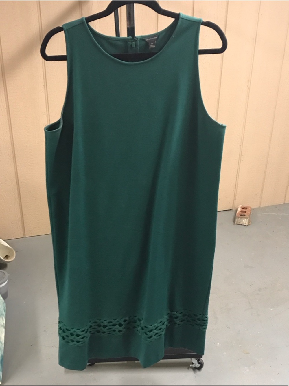 Ann Taylor Emerald Green Sleeveless Midi Shift Dress with Hem Detail